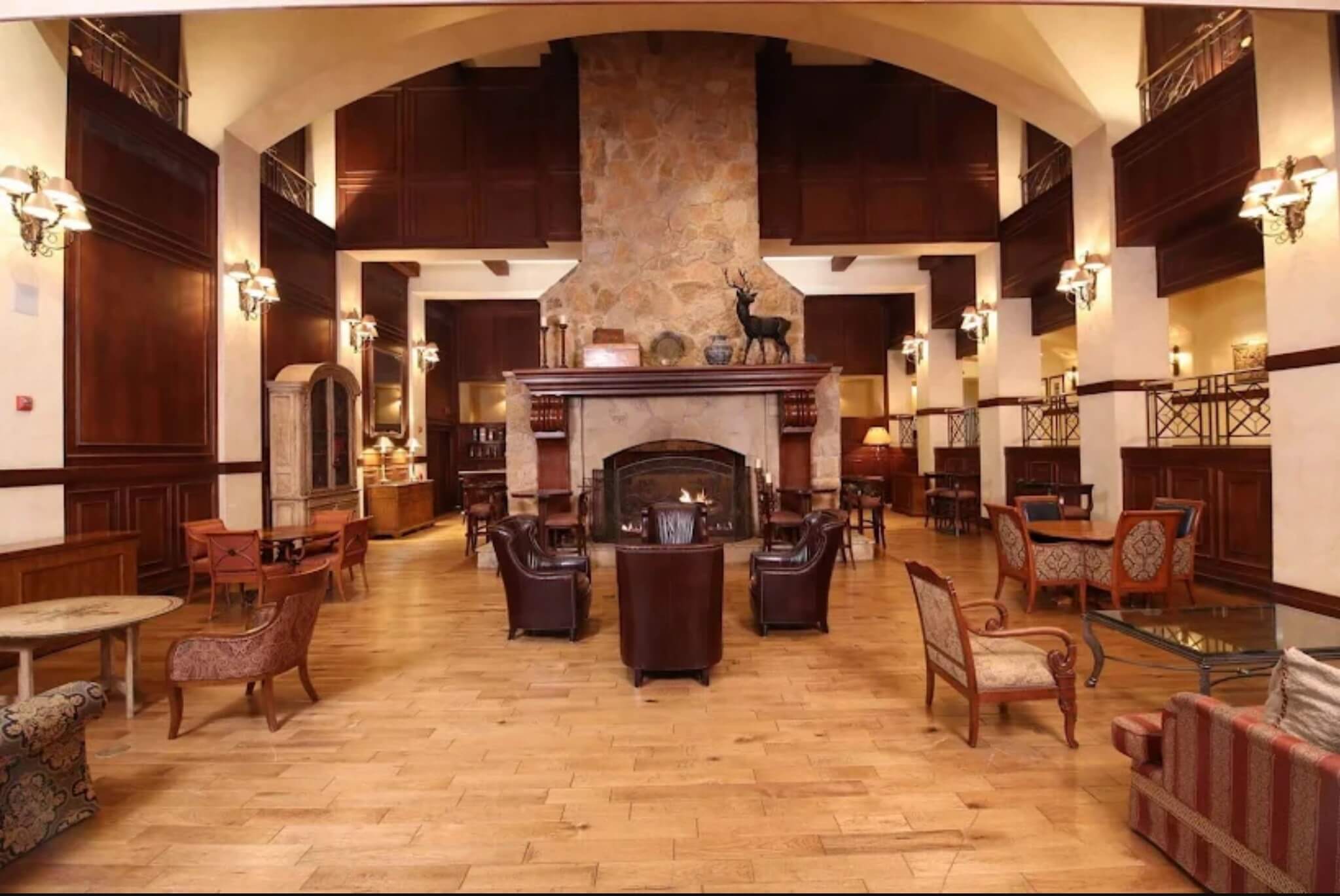 The Houstonian Hotel, Club & Spa Lobby