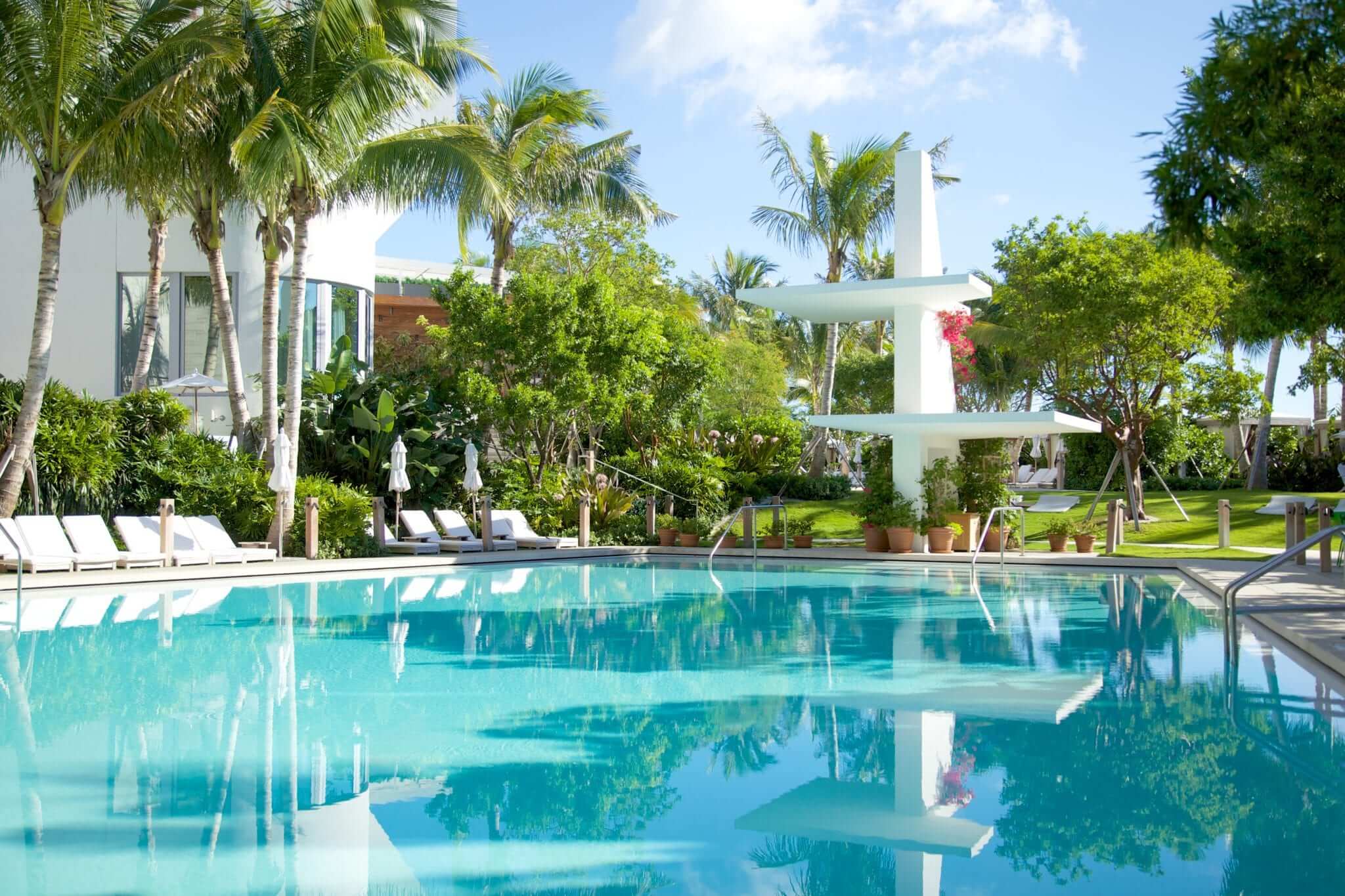 The Miami Beach EDITION Pool